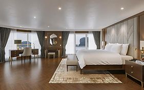 Paradise Legacy Cruise Halong